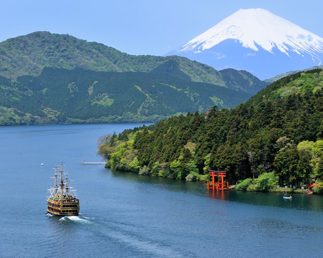 D10_Hakone Pirate Ship_image credit hakonenavi.jp